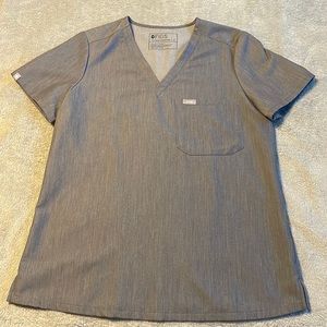 Figs scrub top.